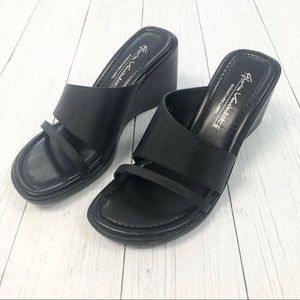 Gloria Vanderbilt Black Wedges New In Box Size 8
